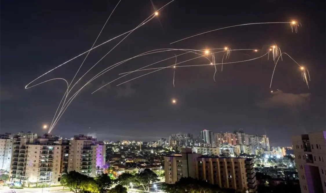 Se han escuchado grandes explosiones en Tel Aviv, Israel. Cortesía