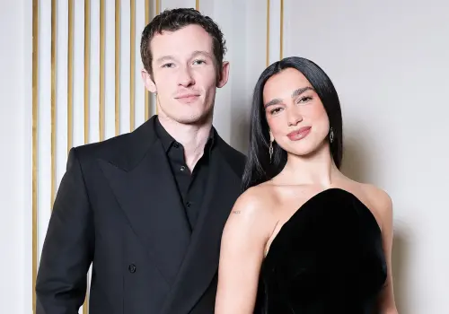 Dua Lipa está comprometida