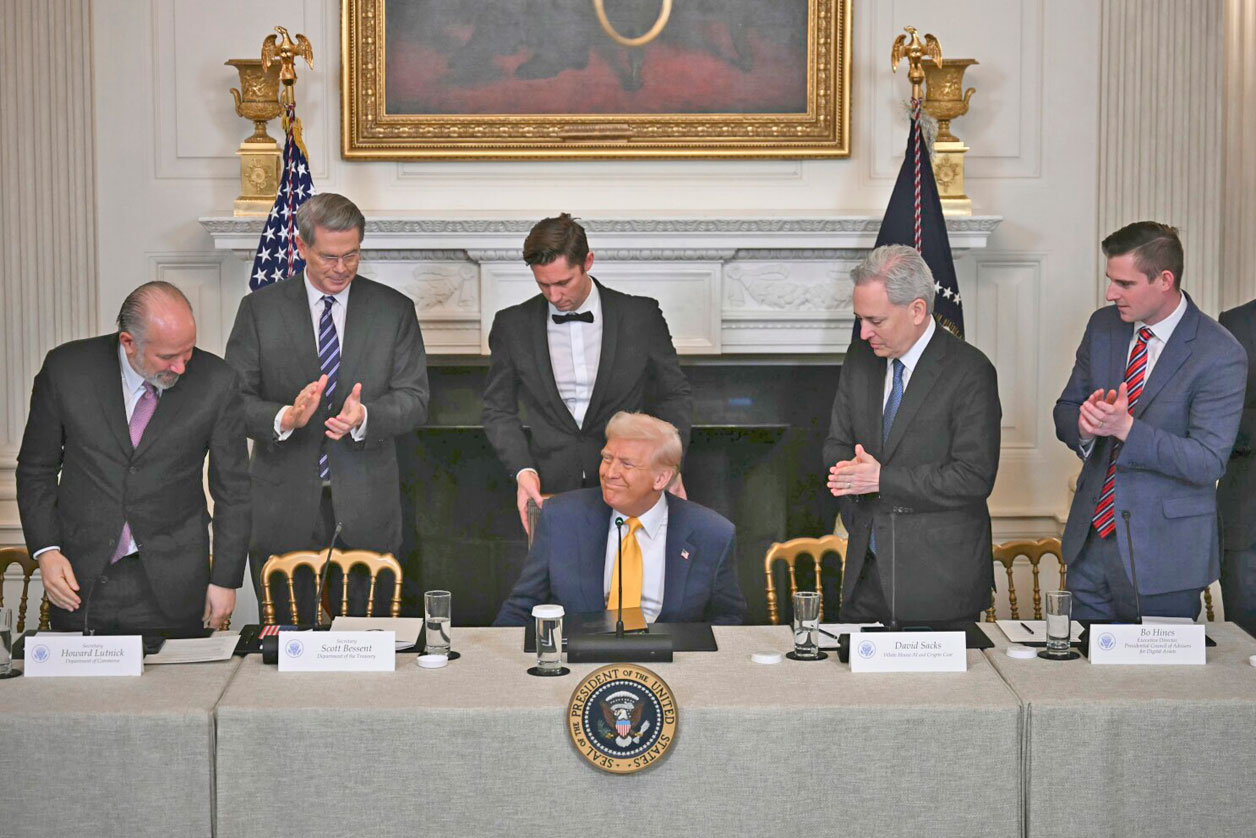 Trump celebra su cumpleaños 79 más millonario
