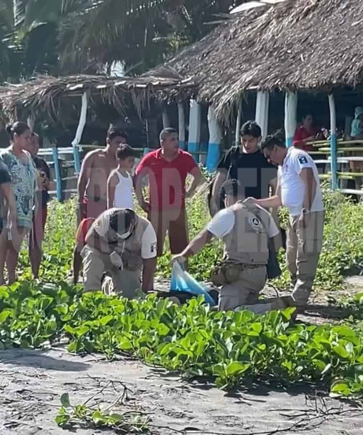 Adolescente se ahoga en el mar; una ola lo jaló