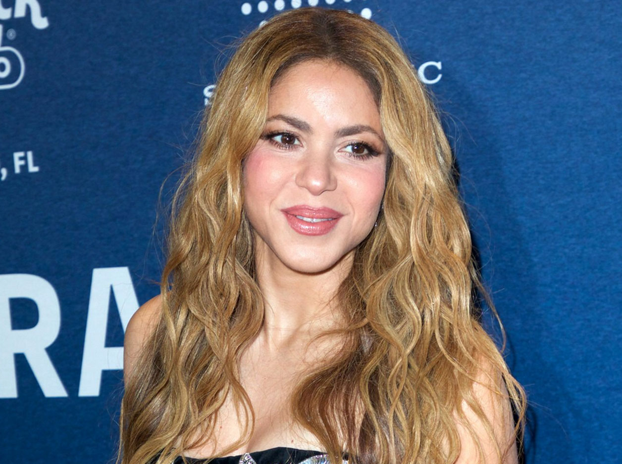 Shakira pospone concierto en EU