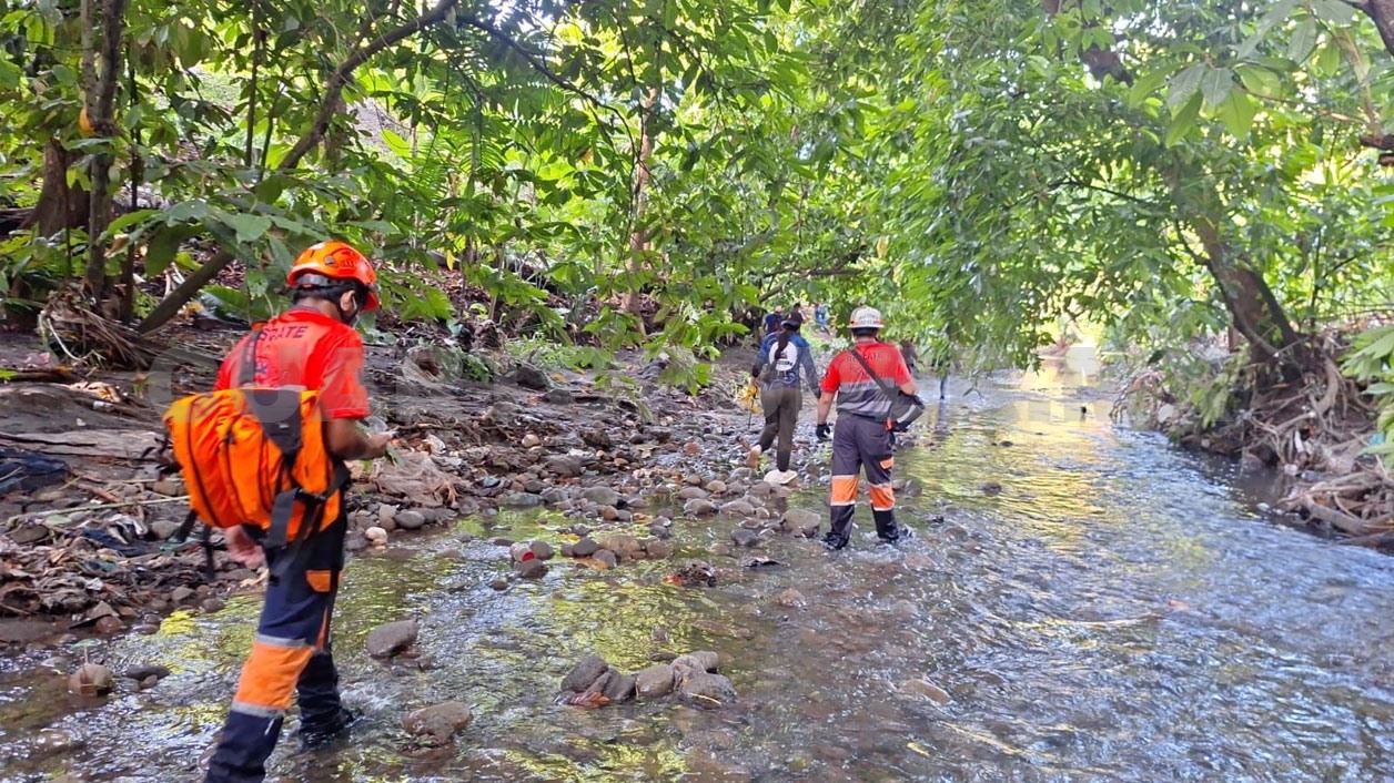 Localizan a colombiano succionado por alcantarilla