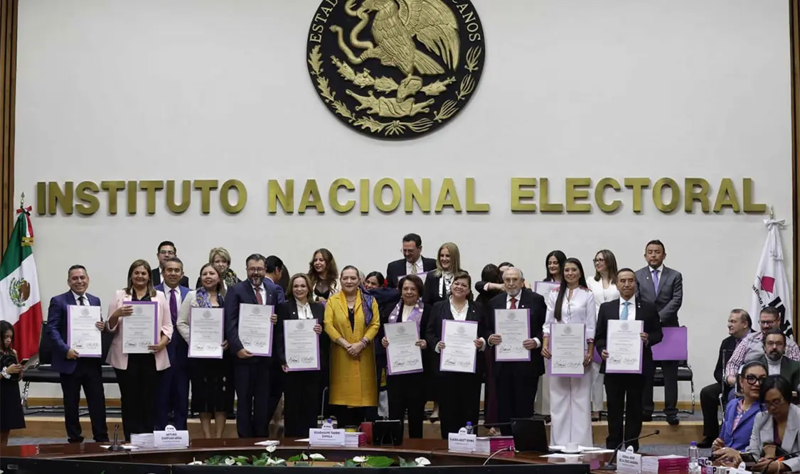 Se hizo la entrega de constancias a los magistrados de estos cargos. El Universal