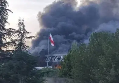 Bombardean la sede de la televisión iraní