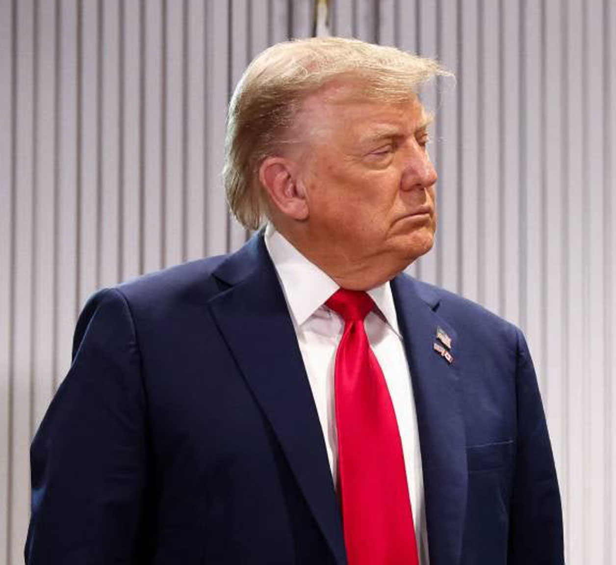 Abandona Trump cumbre de G7