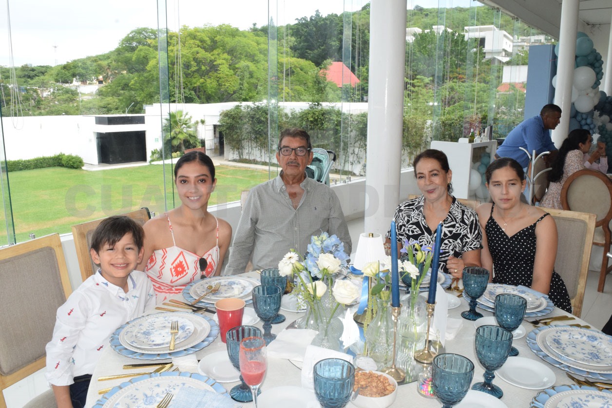 Félix recibe las aguas del Jordán