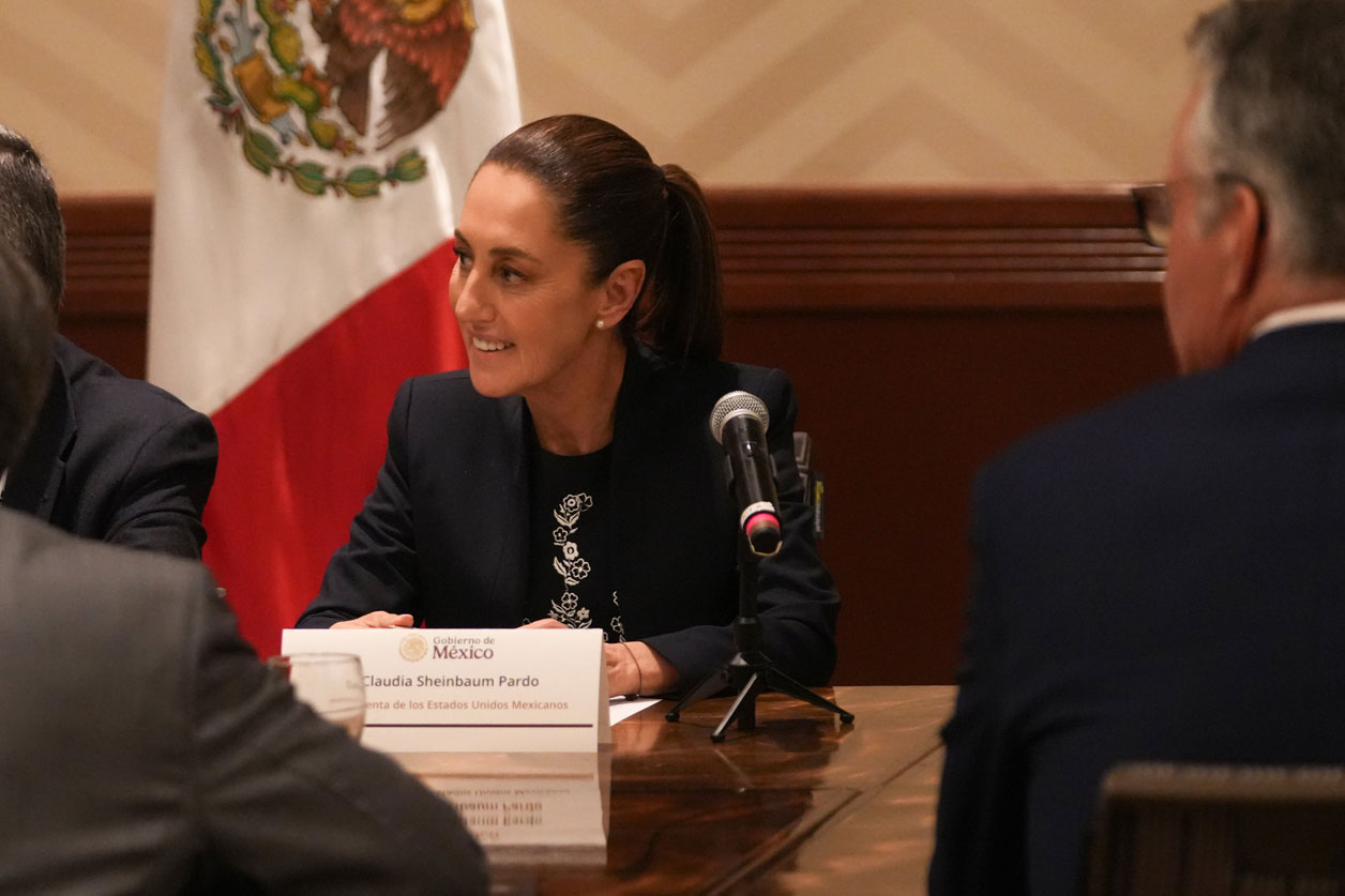 Sheinbaum habla por teléfono con Trump