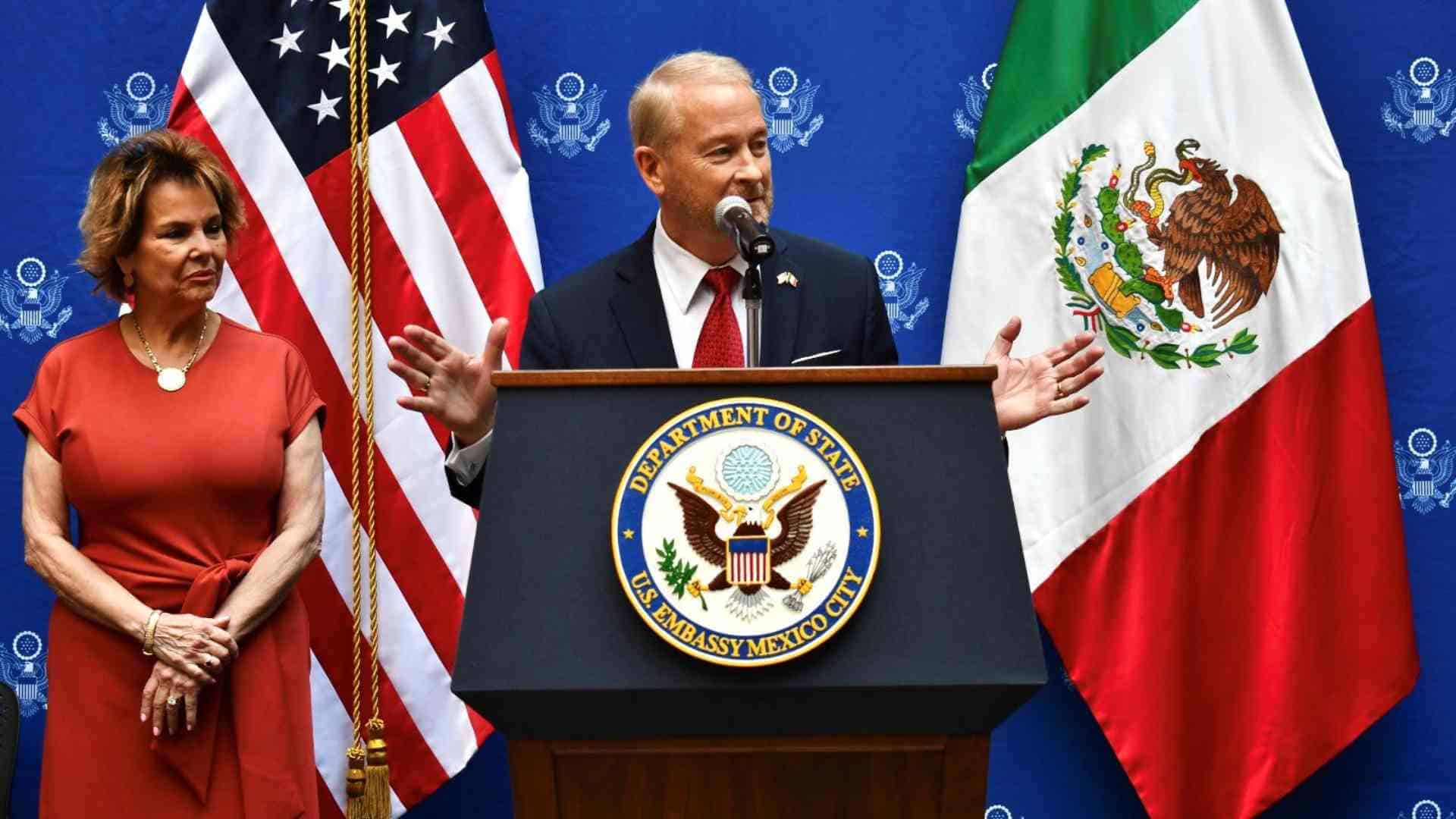 Johnson celebra sanciones de EU contra el narco