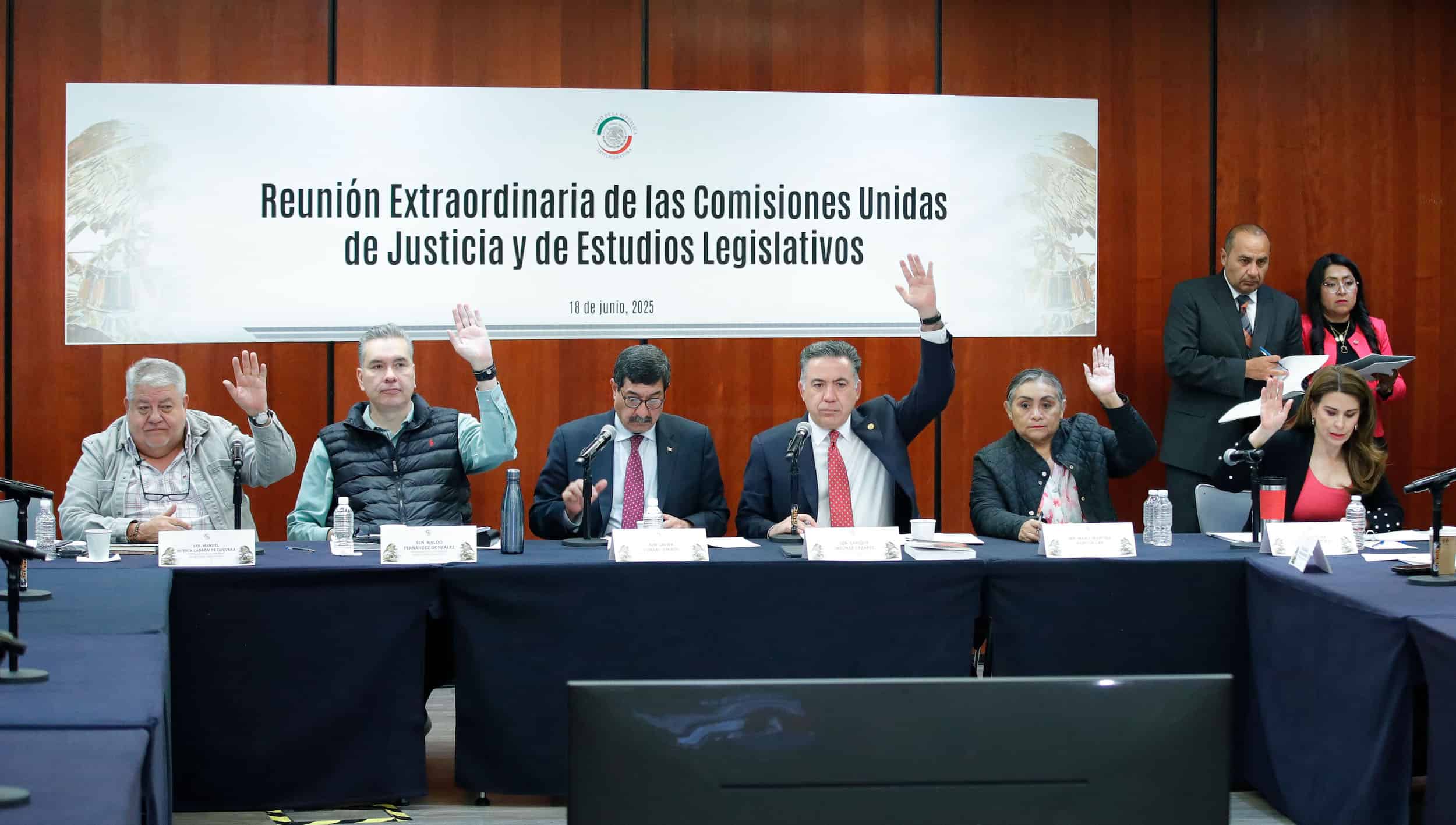 Avanza reforma para combatir lavado de dinero