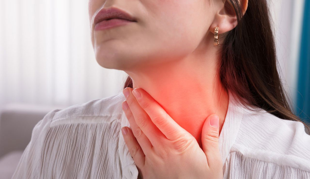 Nueva variante provoca dolor de garganta severo