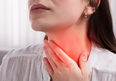Nueva variante provoca dolor de garganta severo