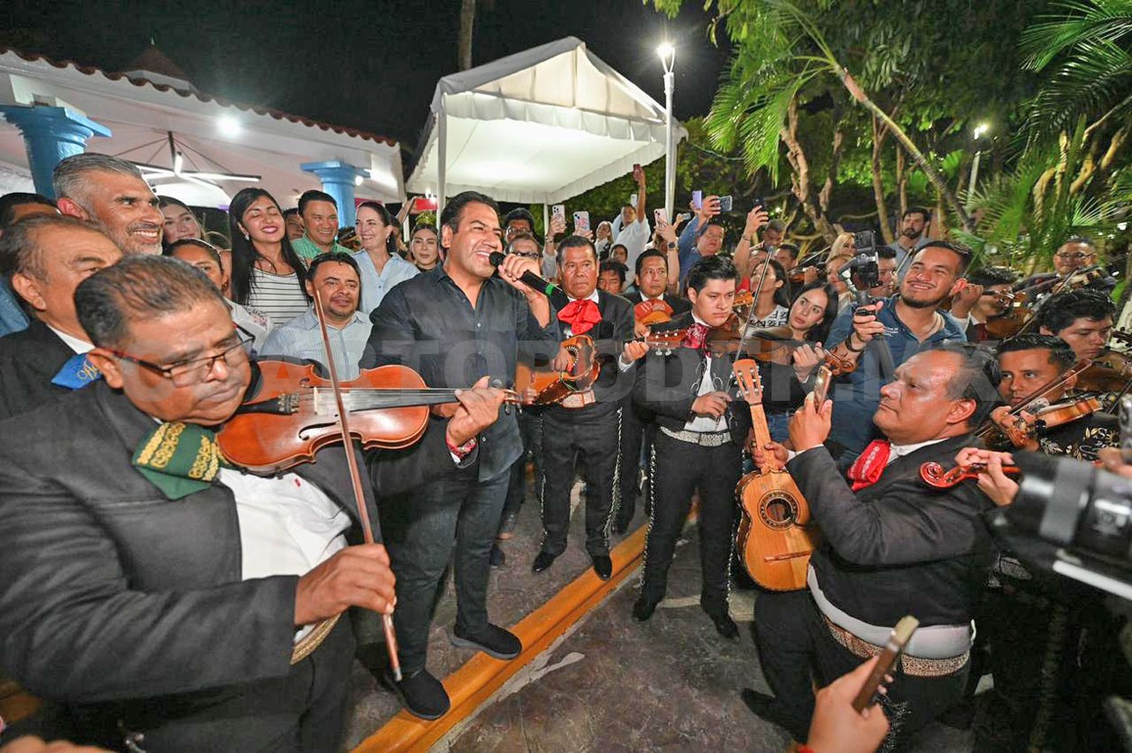 ¡Qué viva el Mariachi!