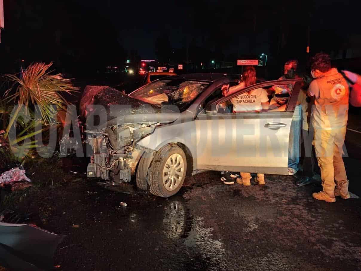 Un lesionado al chocar y destrozar vehículo