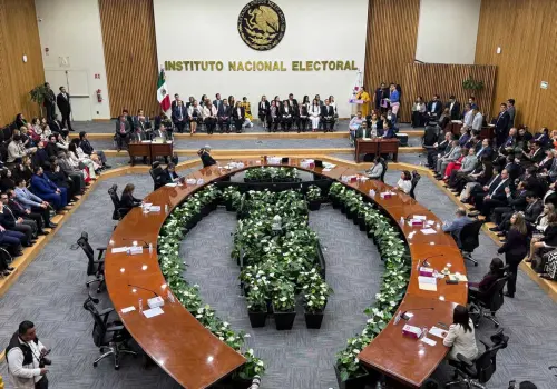 INE aplaza discusión sobre magistraturas