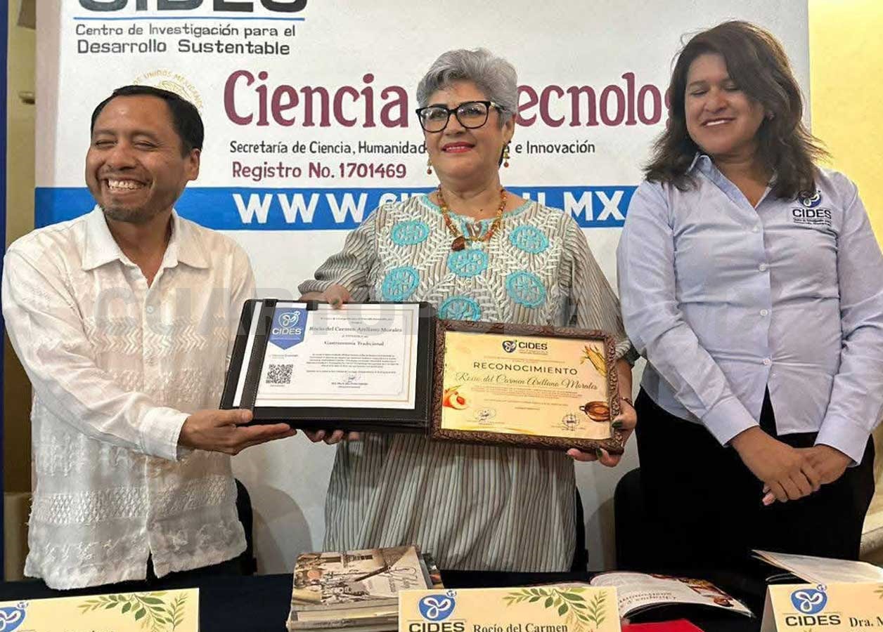 Emotivo reconocimiento a Rocío Arellano Morales