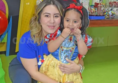 Macarena festeja como una princesa
