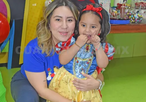 Macarena festeja como una princesa