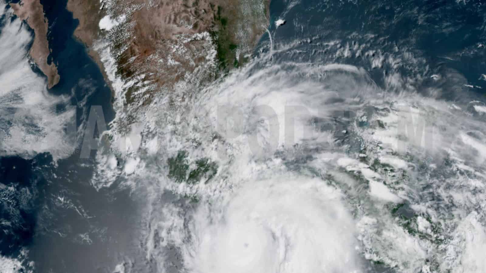 Erick se disipa tras tocar tierra como huracán categoría 3 en Oaxaca
