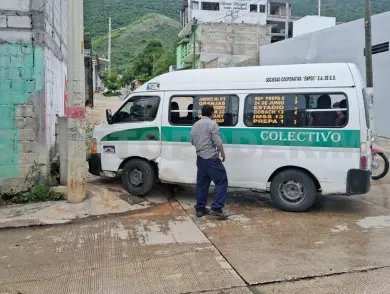 Colectivazo en la colonia Las Granjas; tres heridos
