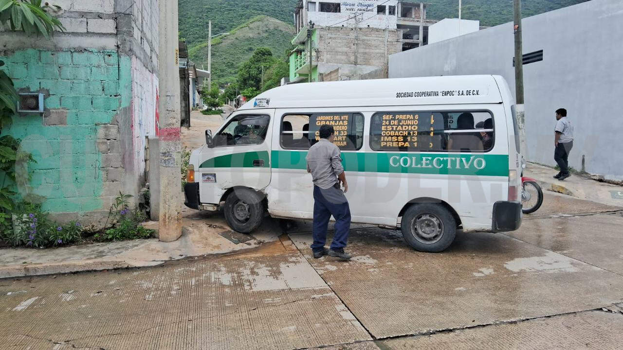 Colectivazo en la colonia Las Granjas; tres heridos