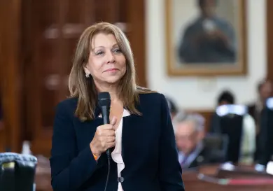 Texas disminuye recursos para construir muro fronterizo