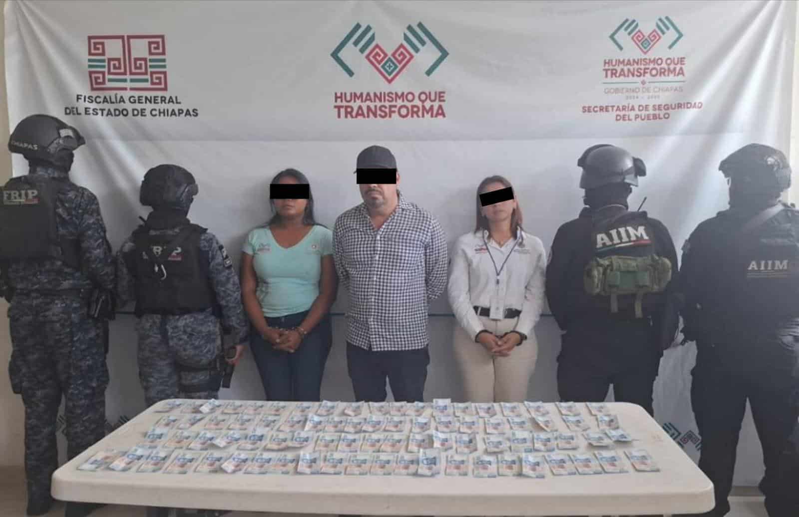 FGE y SSP detienen a tres personas por el presunto delito de extorsión agravada en Tuxtla