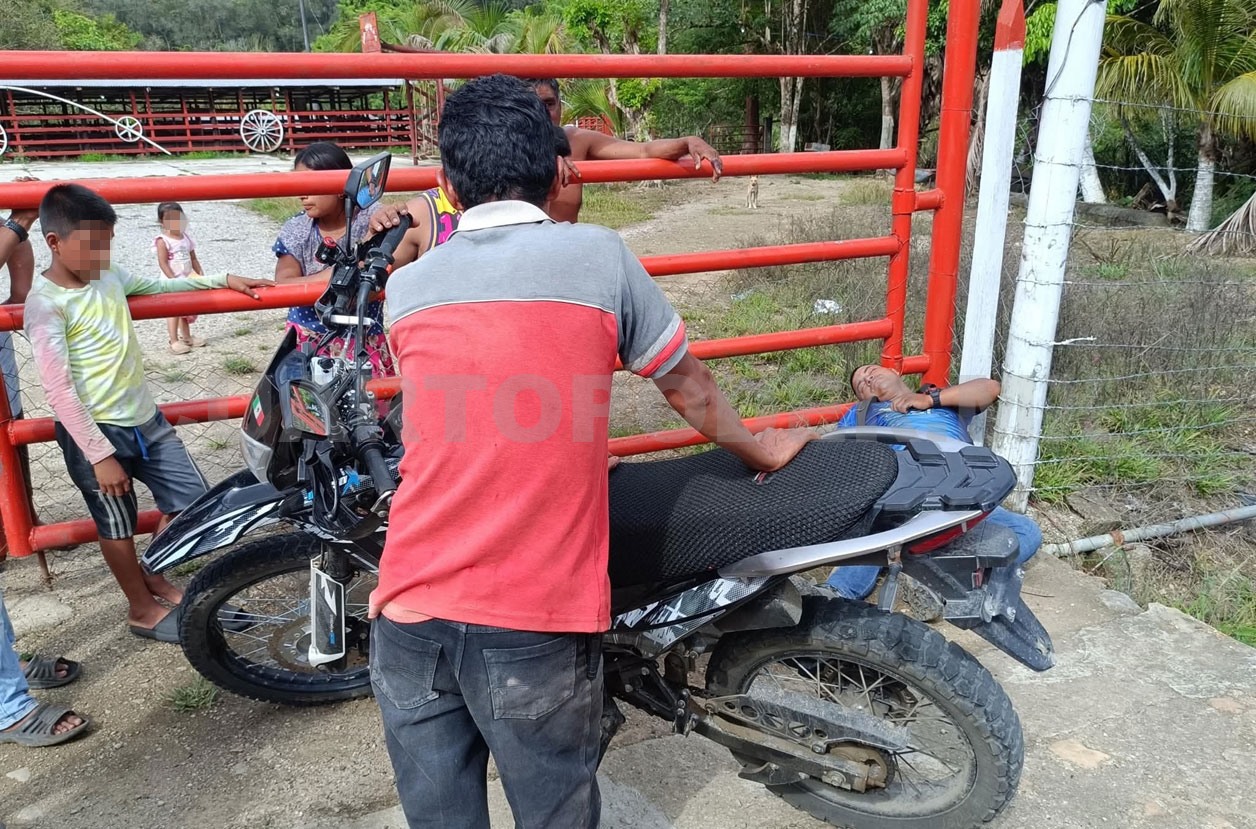 Pierde el control y se estampa en alambrado