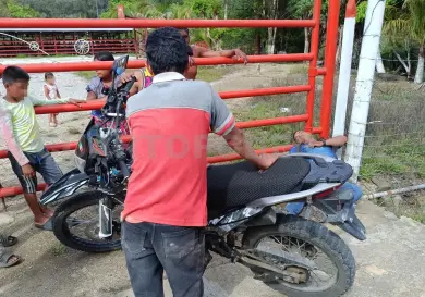 Pierde el control y se estampa en alambrado