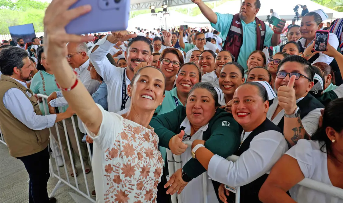 Sheinbaum confió que en julio se va a regularizar el abasto de medicamentos.
