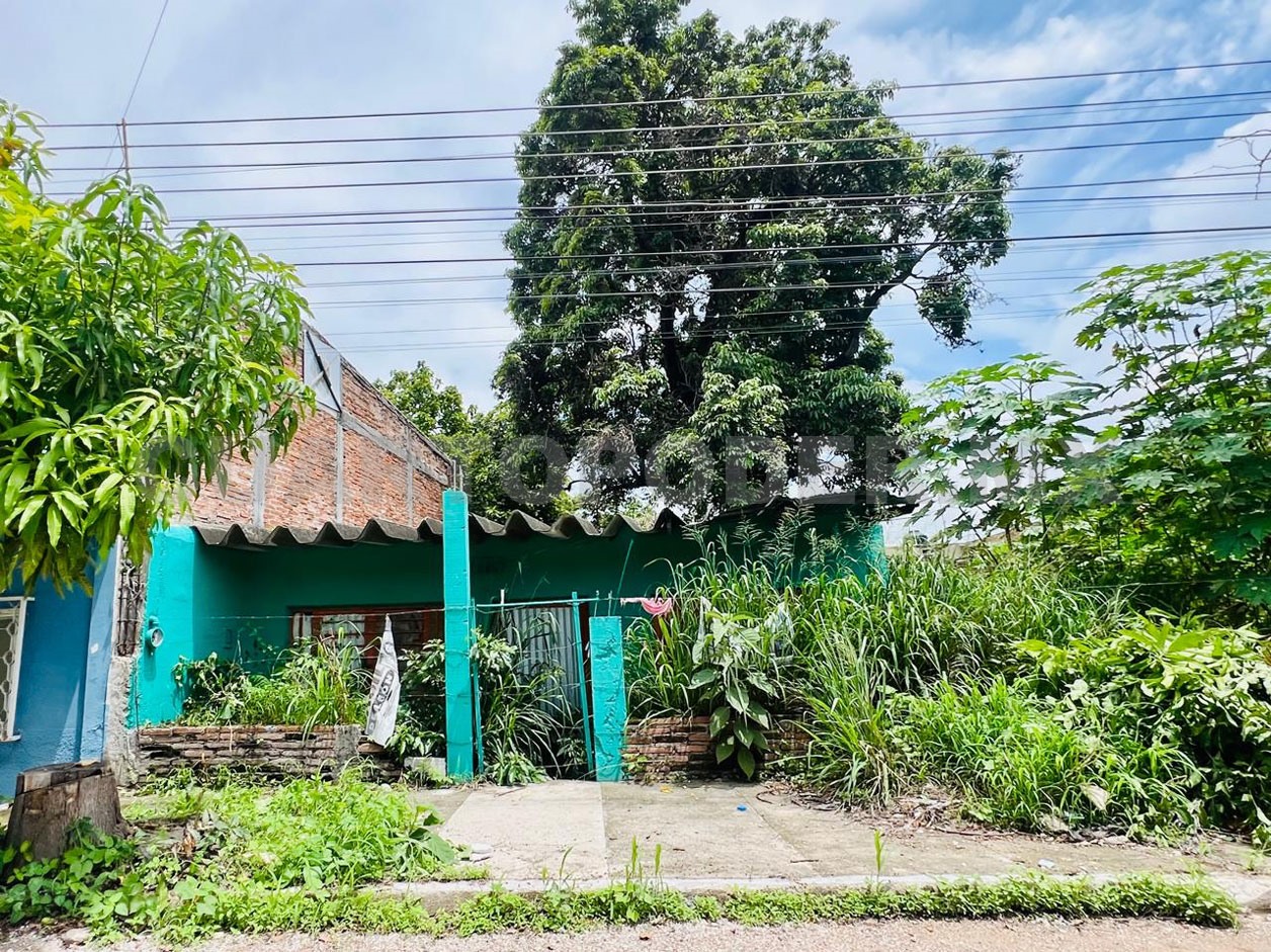 Casas abandonadas en riesgo de colapso