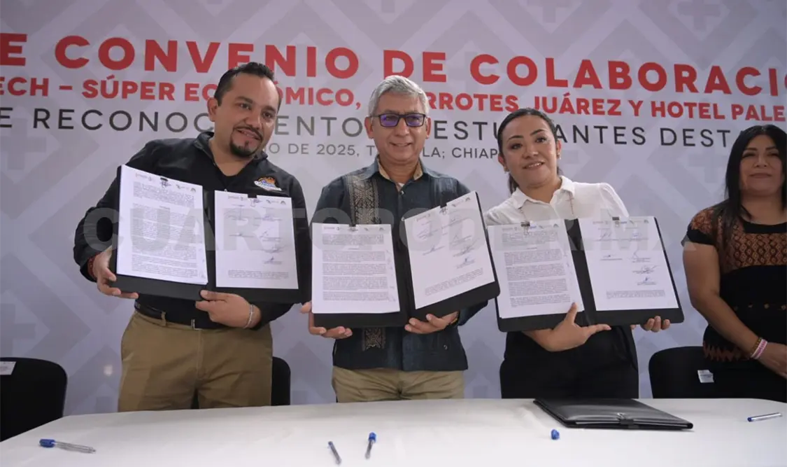 La ceremonia se llevó a cabo en la explanada del Plantel 07 de Tapilula. Cortesía