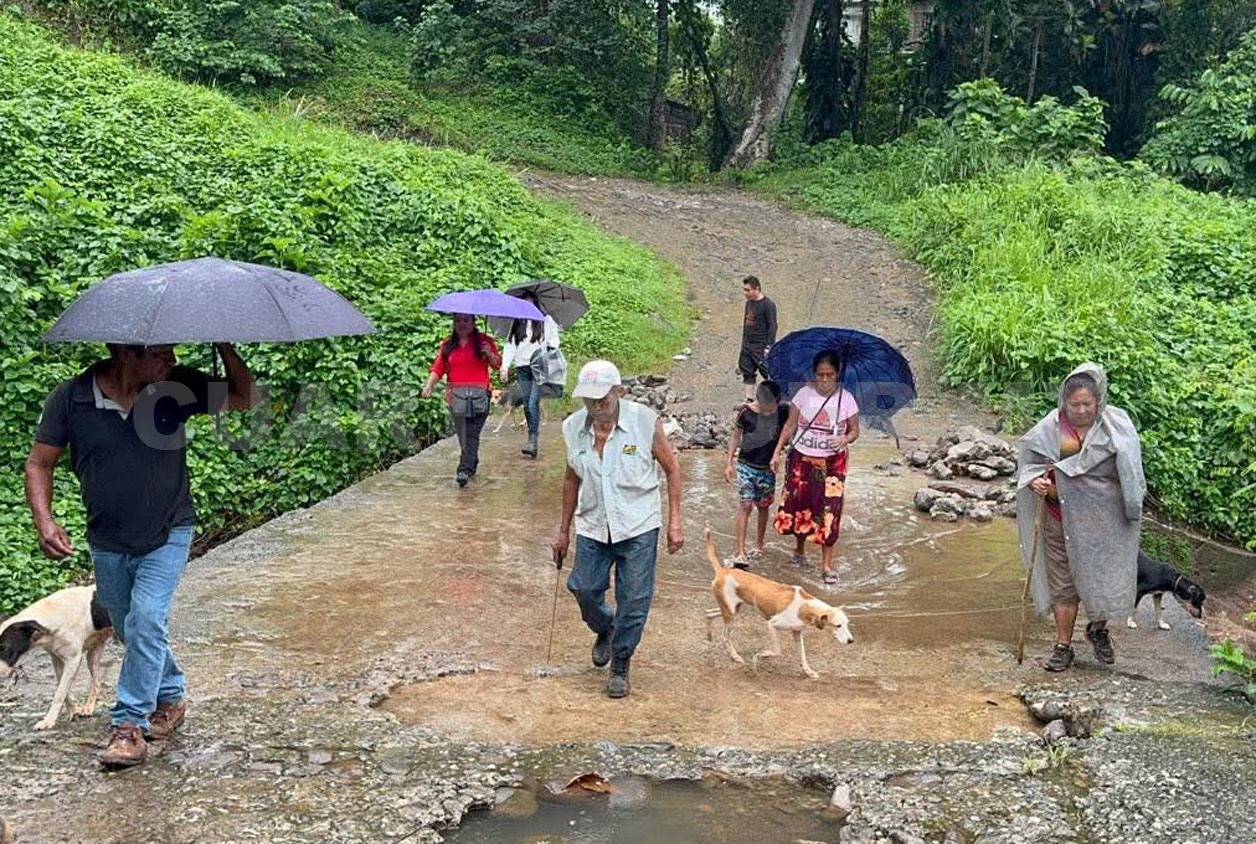 Puente podría dejar incomunicadas a varias familias
