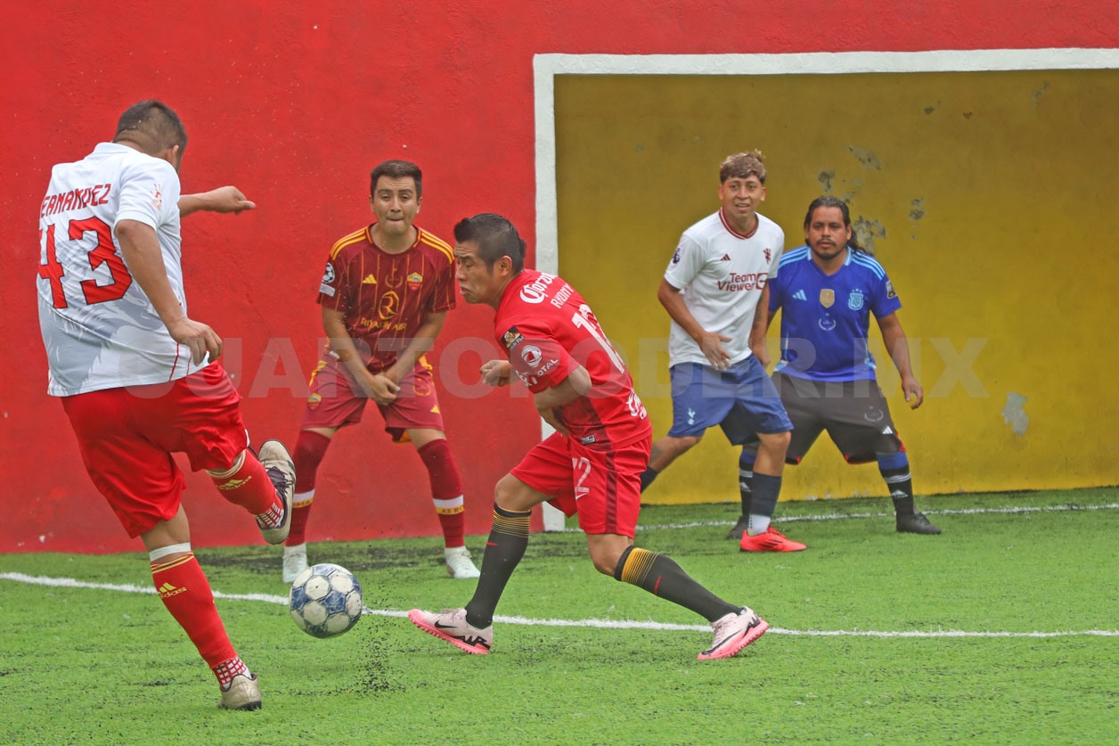 Alcohólicos frenan el aullido de Lobos FC