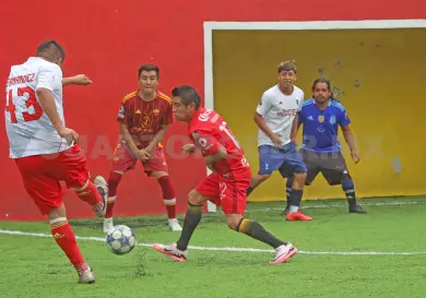 Alcohólicos frenan el aullido de Lobos FC