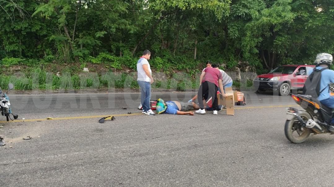Embiste automóvil a motociclista y lo lesiona