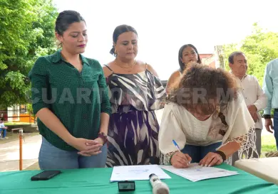 Preparatoria recibe certeza jurídica tras 40 años