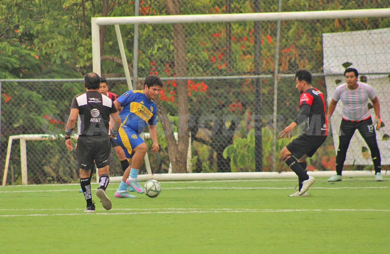 Santa Ana Jr. golea 4-2 al FC Peñafiel