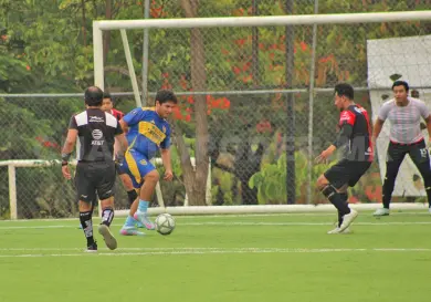Santa Ana Jr. golea 4-2 al FC Peñafiel