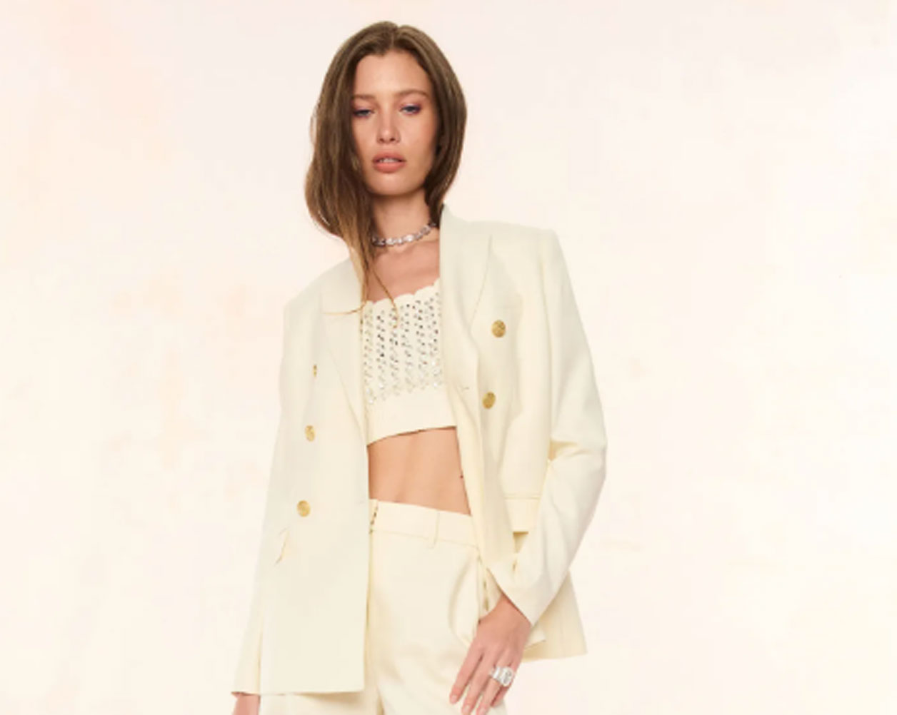Pantalones que están de moda en verano 2025