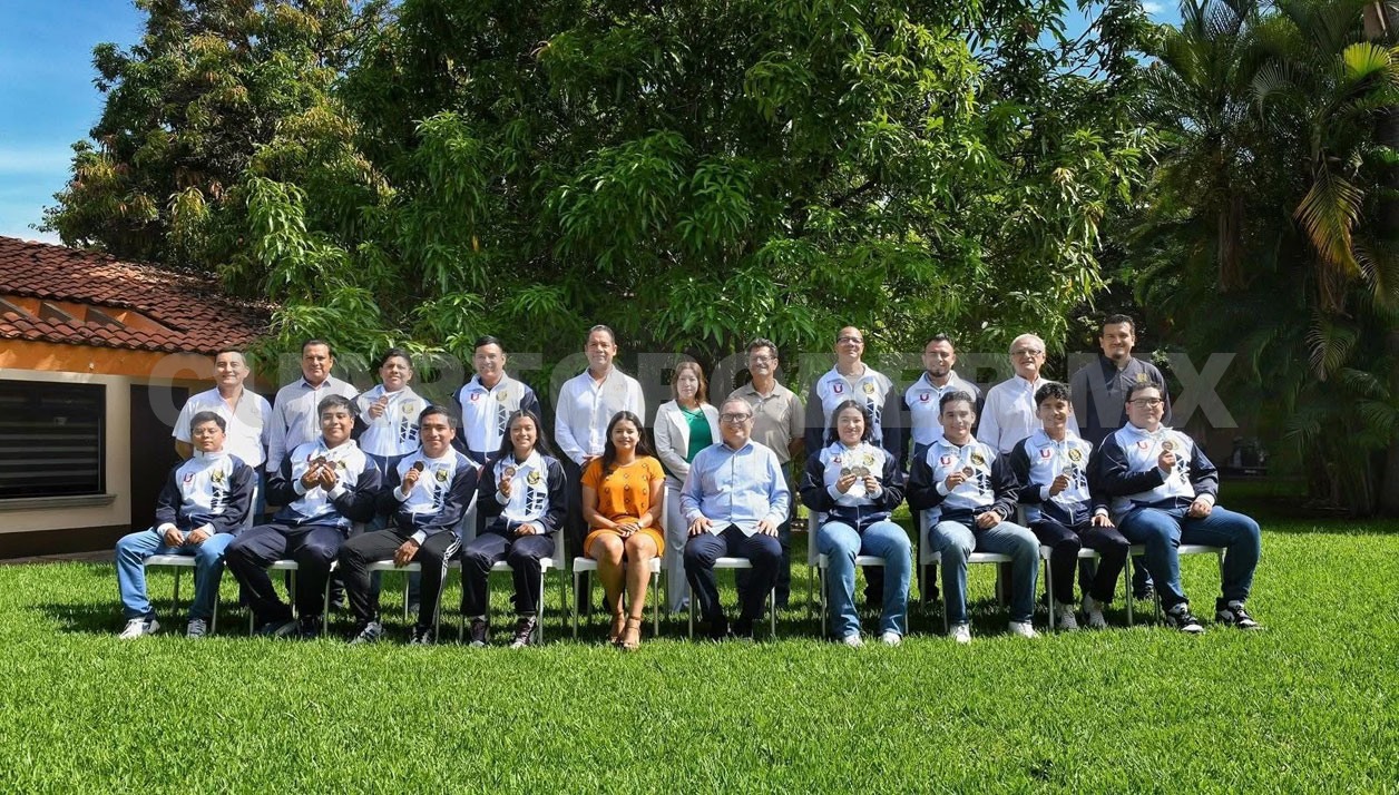 Distinguen a medallistas de la universiada 2025