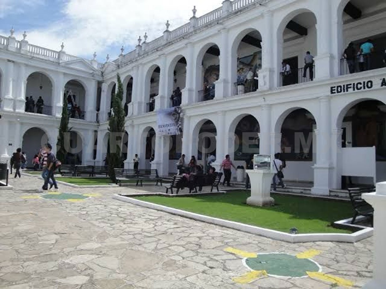Revisan el programa académico de Derecho
