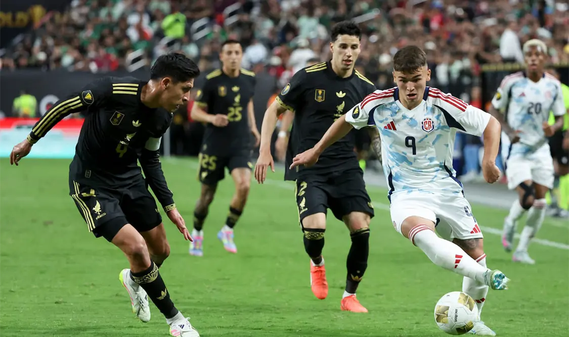 Tres años después, estas selecciones se vuelven a ver las caras en el terreno de juego con más de una modificación en sus equipos. Agencias