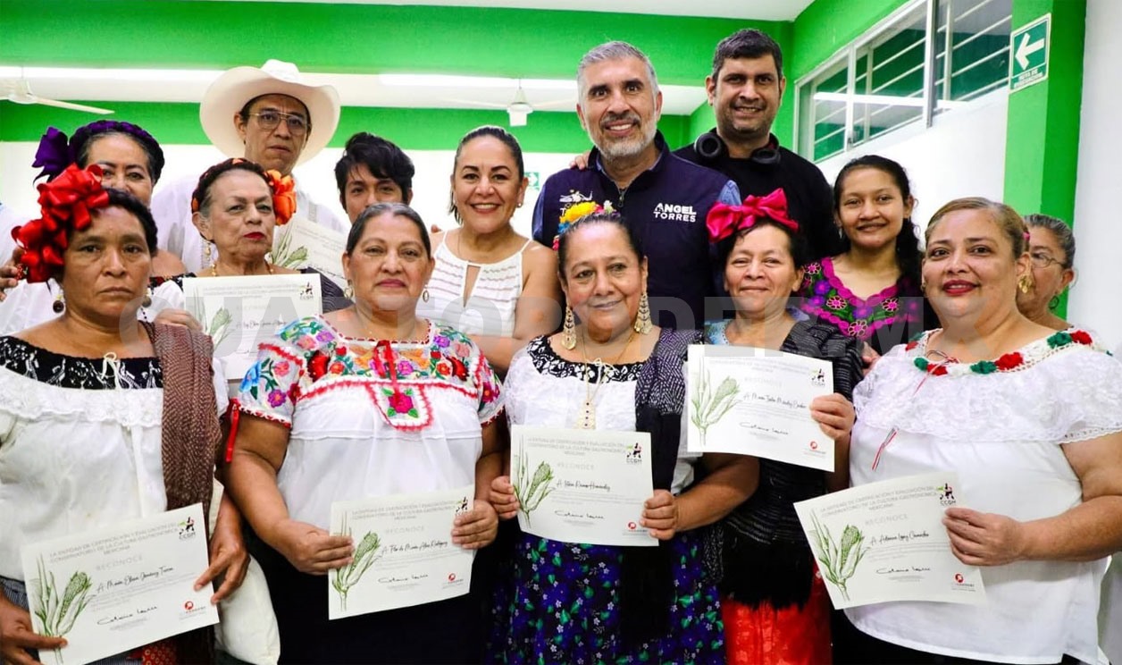 Entregan certificación a cocineras tradicionales