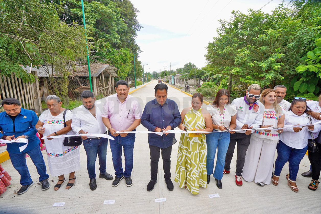 Eduardo Ramírez Aguilar inaugura Centro Libre