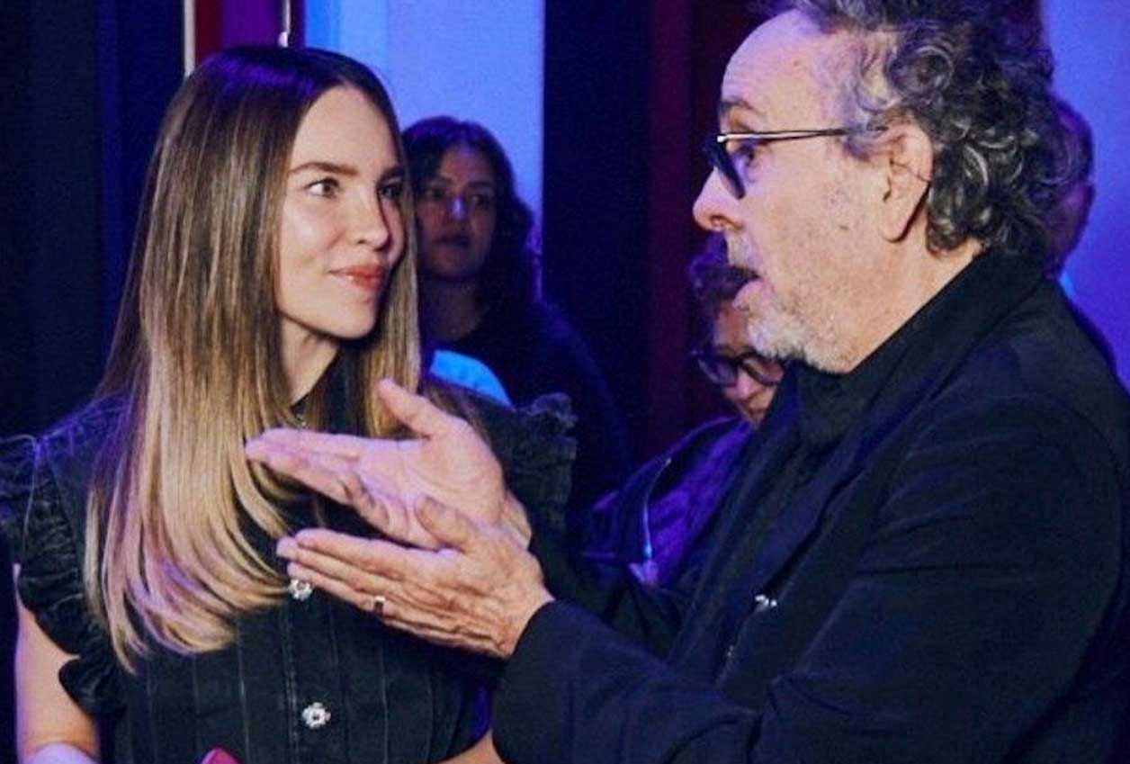 Belinda presume momento con Burton