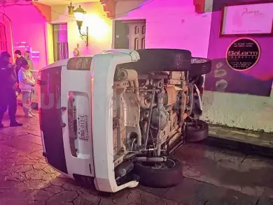 Queda malherido menor tras volcadura de Jeep