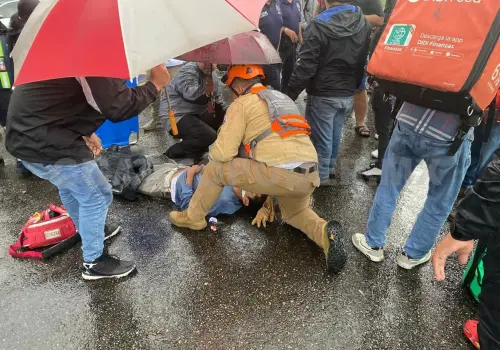 Motocicletas se estampan entre sí; un lesionado