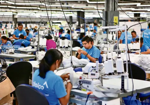 Suspenden permisos a maquiladoras