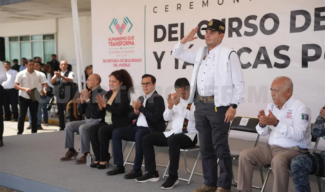 Aparicio Avendaño encabezó la ceremonia de clausura del Curso Técnicas y Tácticas Policiales. CP