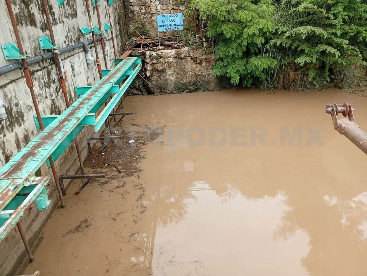 Suspenden agua potable y dragan el Grijalva